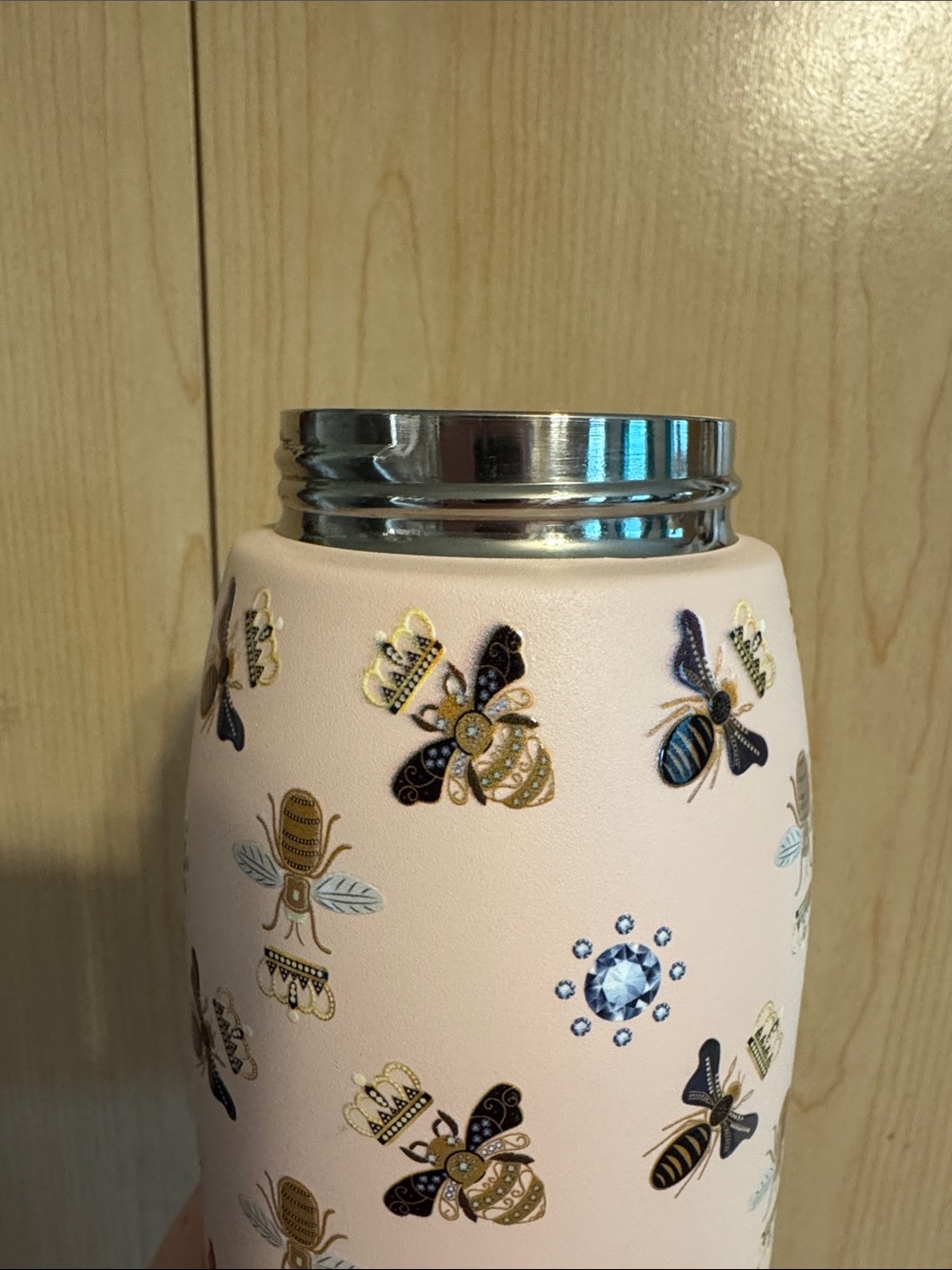 Queen Bee Bottle 32 oz. - Picture 8 of 15